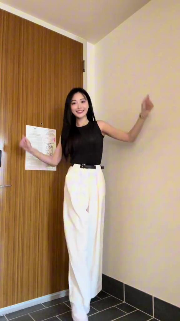 孟超曬自拍：常規(guī)賽正式收官啦，咱們季后賽見啦！