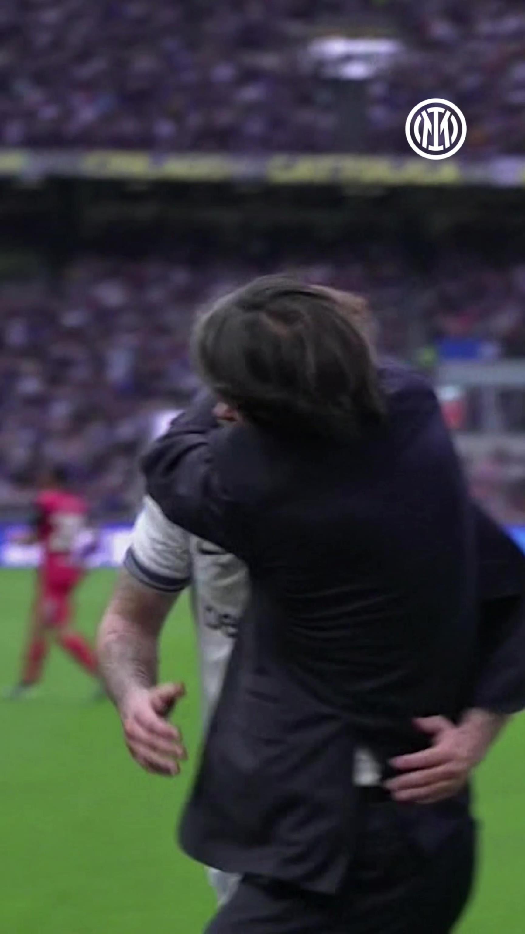 太銷魂，網(wǎng)友：阿瑙托維奇這腳傳球的確值得小因又摟又親