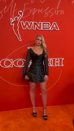 海莉選秀夜紅毯秀，人氣和顏值在這屆都是數(shù)一數(shù)二