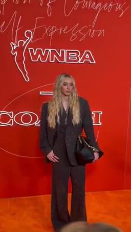 女狀元佩吉強勢登陸WNBA，實力超強，顏值也杠杠的